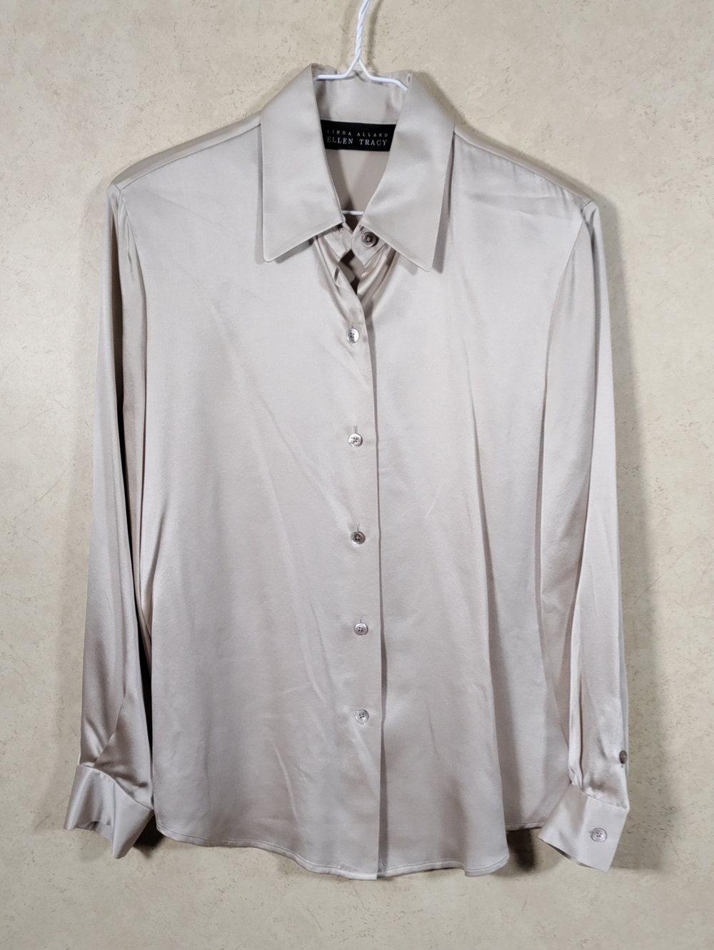 I181 Linda Allard Ellen Tracy Taupe Silk L/S Button Blouse 10